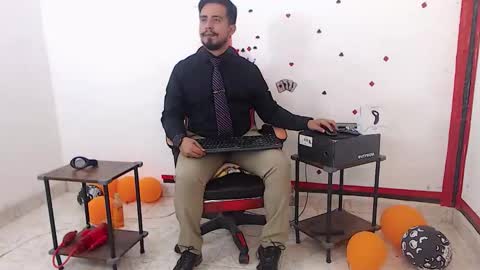 Kaleth online show from 11/10/25, 02:43