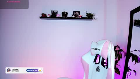 Kali Ka Please help me with your thumbs up its important   dont forget my birthday on October 26 online show from 11/16/25, 06:13