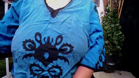 Alisha online show from 11/15/25, 10:12