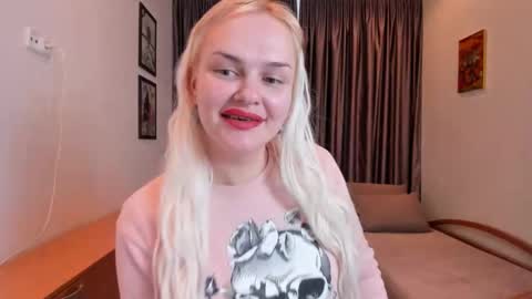 Snapshot of kamilagame chatting on 11/25/25, 09:31 Camila online show from 11/25/25, 09:31