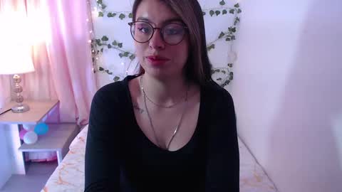 Snapshot of kamilew chatting on 09/21/25, 12:07 kamilew online show from 09/21/25, 12:07