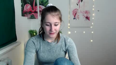 Snapshot of kamilla_love_ chatting on 10/07/25, 12:46 kamilla_love_ online show from 10/07/25, 12:46