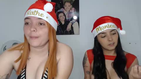 Snapshot of kammy_cami chatting on 12/22/24, 03:44 kammy y camila online show from 12/22/24, 03:44