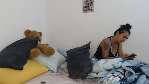 Snapshot of kammy_cami chatting on 10/02/25, 12:17 kammy y camila online show from 10/02/25, 12:17