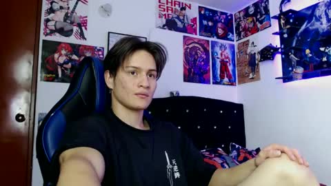 Snapshot of kanekixxxhot chatting on 12/14/24, 08:08 andres online show from 12/14/24, 08:08