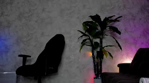 Emma online show from 11/05/25, 04:12