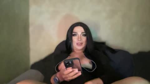 Snapshot of kardeyfynes chatting on 12/19/24, 12:45 MARIA online show from 12/19/24, 12:45