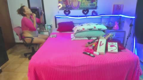 Snapshot of karen_milf_2 chatting on 12/07/24, 03:47 Karen online show from 12/07/24, 03:47