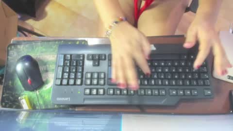 Snapshot of karen_milf_2 chatting on 02/01/25, 05:18 Karen online show from 02/01/25, 05:18