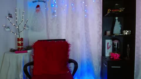 Snapshot of karime_lee chatting on 12/01/24, 06:41 karime lee online show from 12/01/24, 06:41