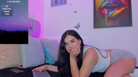 Snapshot of karin_grey69 chatting on 02/01/25, 05:07 Karin online show from 02/01/25, 05:07