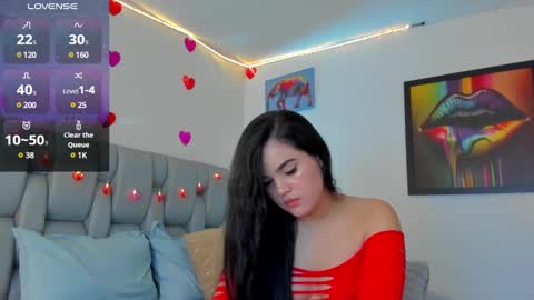 Snapshot of karin_grey69 chatting on 03/08/25, 08:33 Karin online show from 03/08/25, 08:33