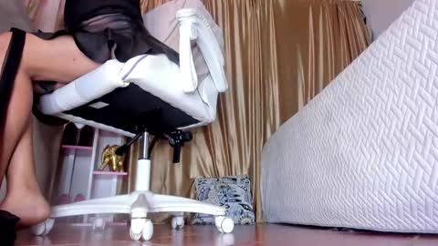 KARINA online show from 11/21/25, 09:19