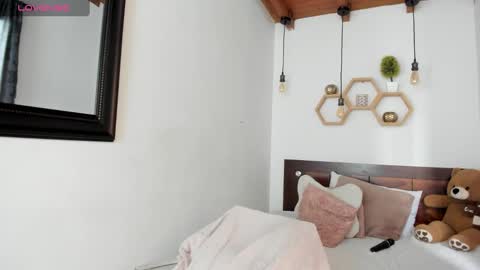 Karina online show from 02/04/25, 03:15