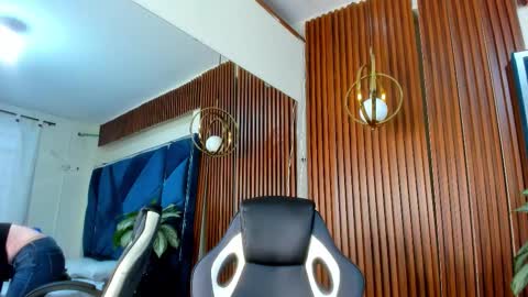 karinasanchezz online show from 10/15/25, 11:54