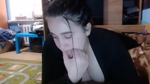 Snapshot of karinkabrunetka2 chatting on 10/28/25, 12:19 karinkabrunetka2 online show from 10/28/25, 12:19