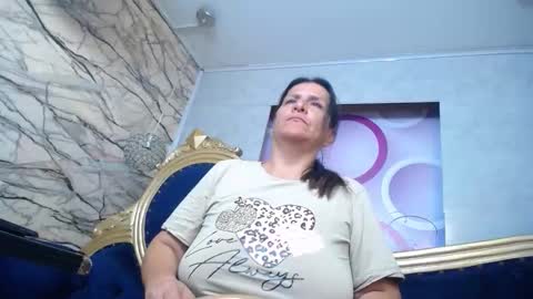 Karito online show from 10/31/25, 11:11