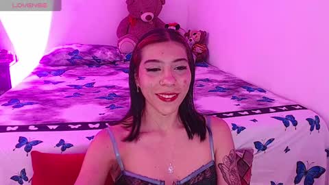 Snapshot of karla0524 chatting on 09/19/25, 01:40 KARLA online show from 09/19/25, 01:40