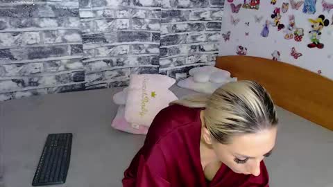 Snapshot of karla_anna chatting on 09/17/25, 05:03 Andreea Fun it s my name online show from 09/17/25, 05:03