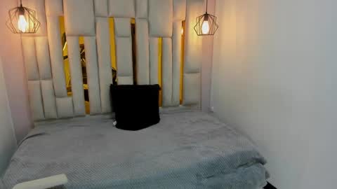 Snapshot of karla_hernandez chatting on 01/24/25, 11:04 Karla online show from 01/24/25, 11:04