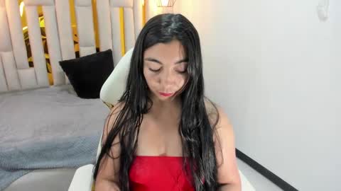 Snapshot of karla_hernandez chatting on 02/05/25, 11:02 Karla online show from 02/05/25, 11:02
