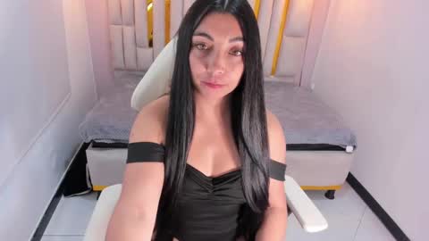 Snapshot of karla_hernandez chatting on 03/10/25, 01:54 Karla online show from 03/10/25, 01:54