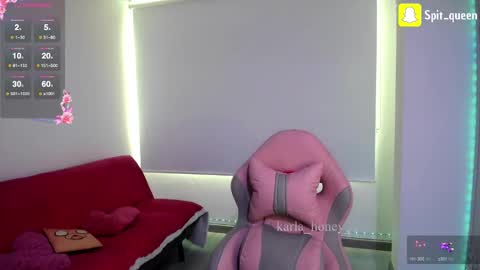 Snapshot of karla_honey_ chatting on 09/17/25, 04:19 Karla online show from 09/17/25, 04:19