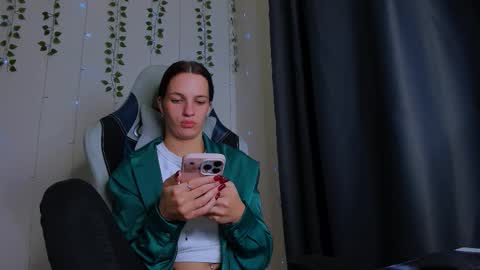 karla_lim online show from 10/18/25, 10:32