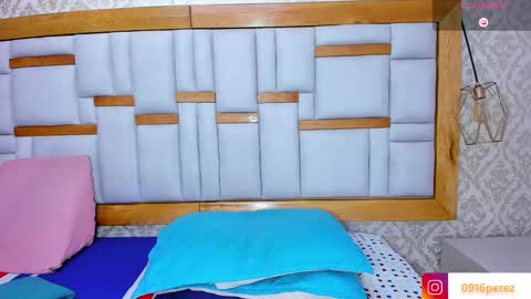 karolina  online show from 09/15/25, 07:14