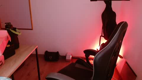 Snapshot of karlavittar chatting on 02/03/25, 10:00 karlavittar online show from 02/03/25, 10:00