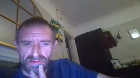 Snapshot of karlosh2k7 chatting on 11/16/25, 04:29 karlh online show from 11/16/25, 04:29