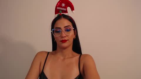 Snapshot of karlota_hank chatting on 12/24/24, 04:44 Karlis online show from 12/24/24, 04:44