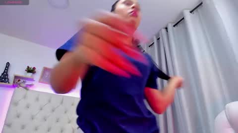 Snapshot of karol_bustamante chatting on 09/26/25, 08:57 Karol online show from 09/26/25, 08:57