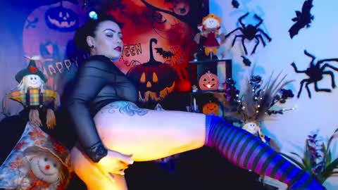 Snapshot of karol_kennedy chatting on 10/18/25, 07:42 Karol Kenedy online show from 10/18/25, 07:42