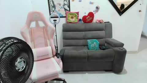 Snapshot of karol_naughty chatting on 03/02/25, 11:18 online show from 03/02/25, 11:18