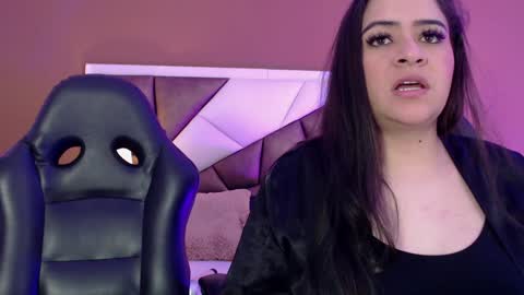 Snapshot of karolandmichel chatting on 12/22/24, 01:11 Karol and Michel online show from 12/22/24, 01:11