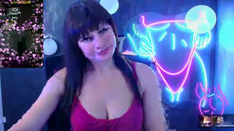 Snapshot of karolina_mia chatting on 03/10/25, 10:15 Caroline online show from 03/10/25, 10:15