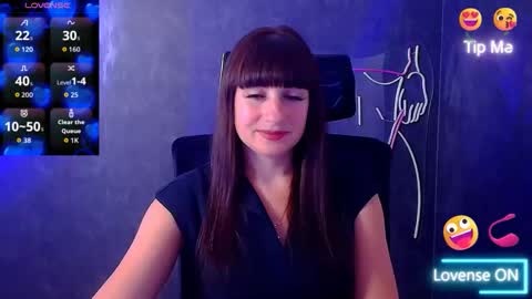 Snapshot of karolina_mia chatting on 09/18/25, 05:53 Caroline online show from 09/18/25, 05:53