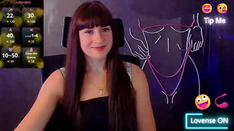 Snapshot of karolina_mia chatting on 09/25/25, 05:44 Caroline online show from 09/25/25, 05:44