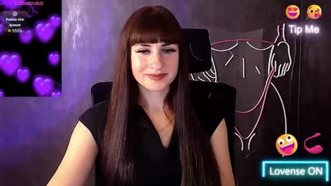 Snapshot of karolina_mia chatting on 10/04/25, 08:34 Caroline online show from 10/04/25, 08:34