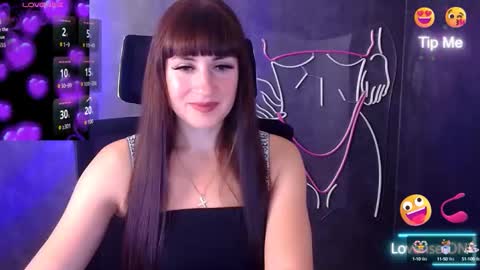 Snapshot of karolina_mia chatting on 10/08/25, 12:25 Caroline online show from 10/08/25, 12:25