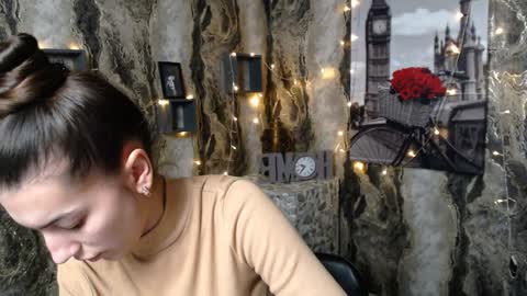 Karolina online show from 12/31/24, 06:59