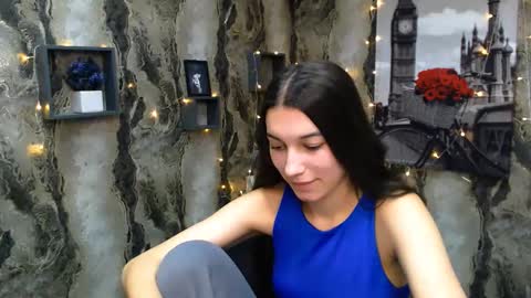Karolina online show from 02/12/25, 10:03