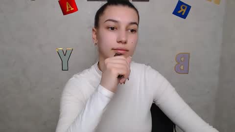 Karolina online show from 03/11/25, 10:07