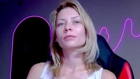 karoline121 online show from 10/10/25, 08:19