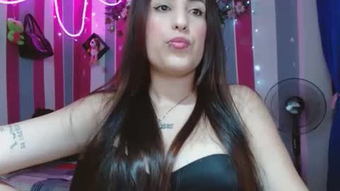 karoline_lov2 online show from 11/03/25, 05:36