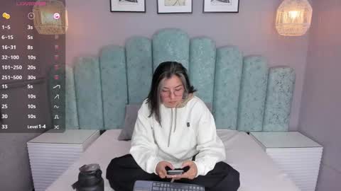 Snapshot of karoll_santos chatting on 12/14/24, 01:39 Karol Santos online show from 12/14/24, 01:39