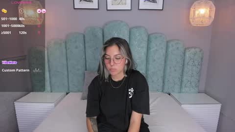 Snapshot of karoll_santos chatting on 02/02/25, 06:26 Karol Santos online show from 02/02/25, 06:26