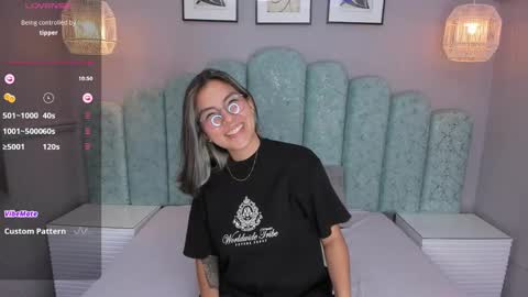 Snapshot of karoll_santos chatting on 02/15/25, 07:27 Karol Santos online show from 02/15/25, 07:27