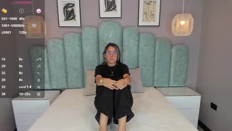 Snapshot of karoll_santos chatting on 09/19/25, 04:25 Karol Santos online show from 09/19/25, 04:25